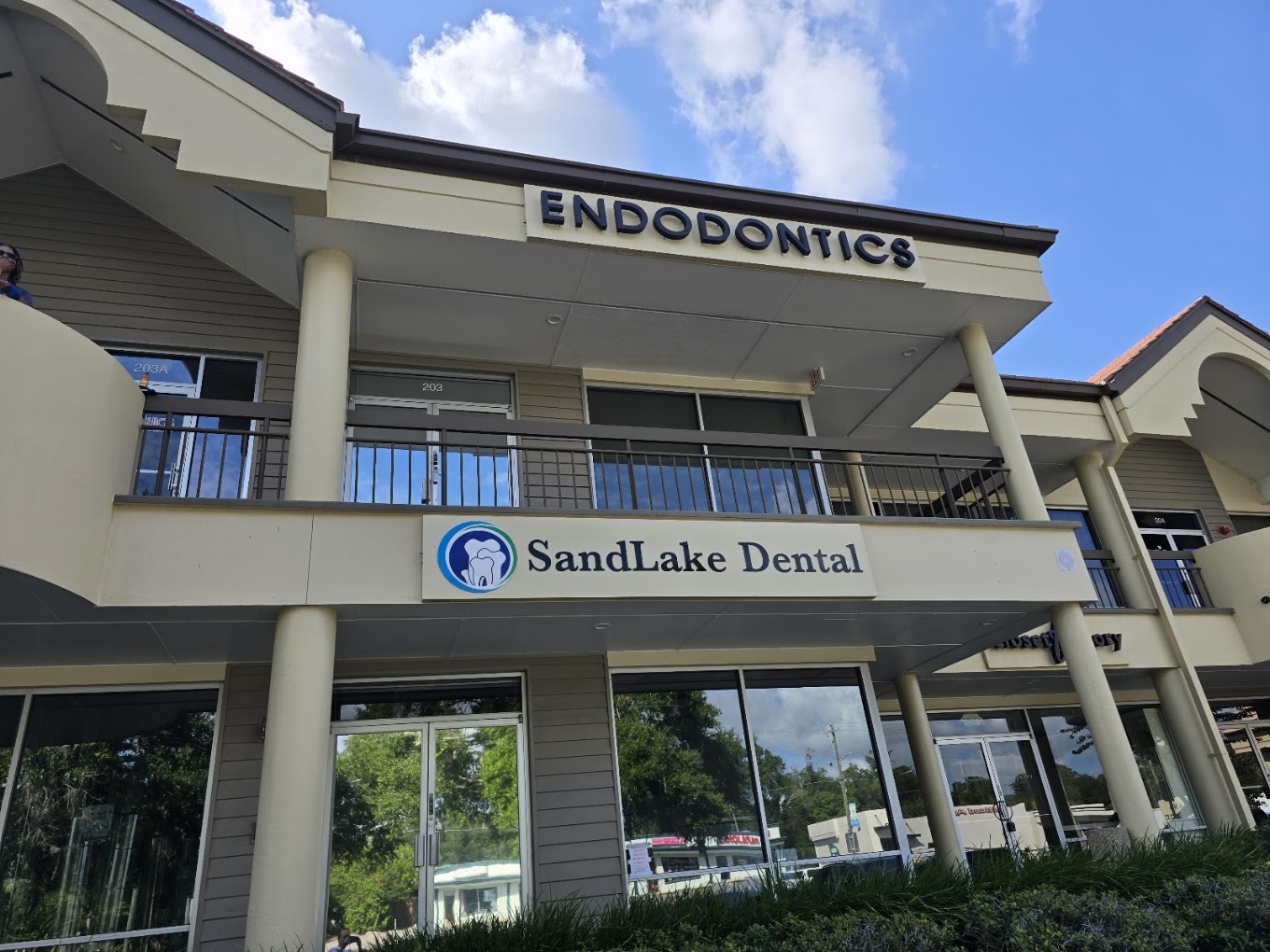 Sand Lake Dental office exterior on N. Orlando Ave in Maitland